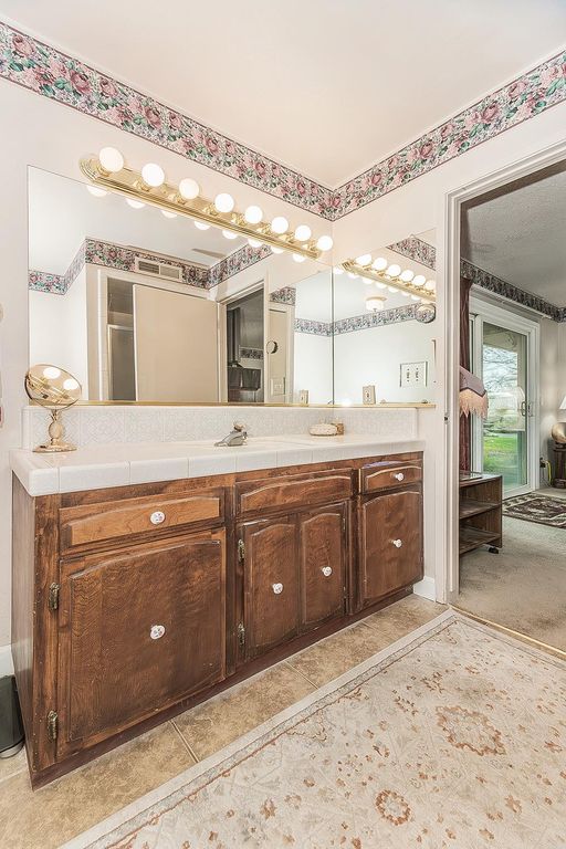 Image 12 of property listing at 2793 W San Madele Avenue, Fresno, CA 93711