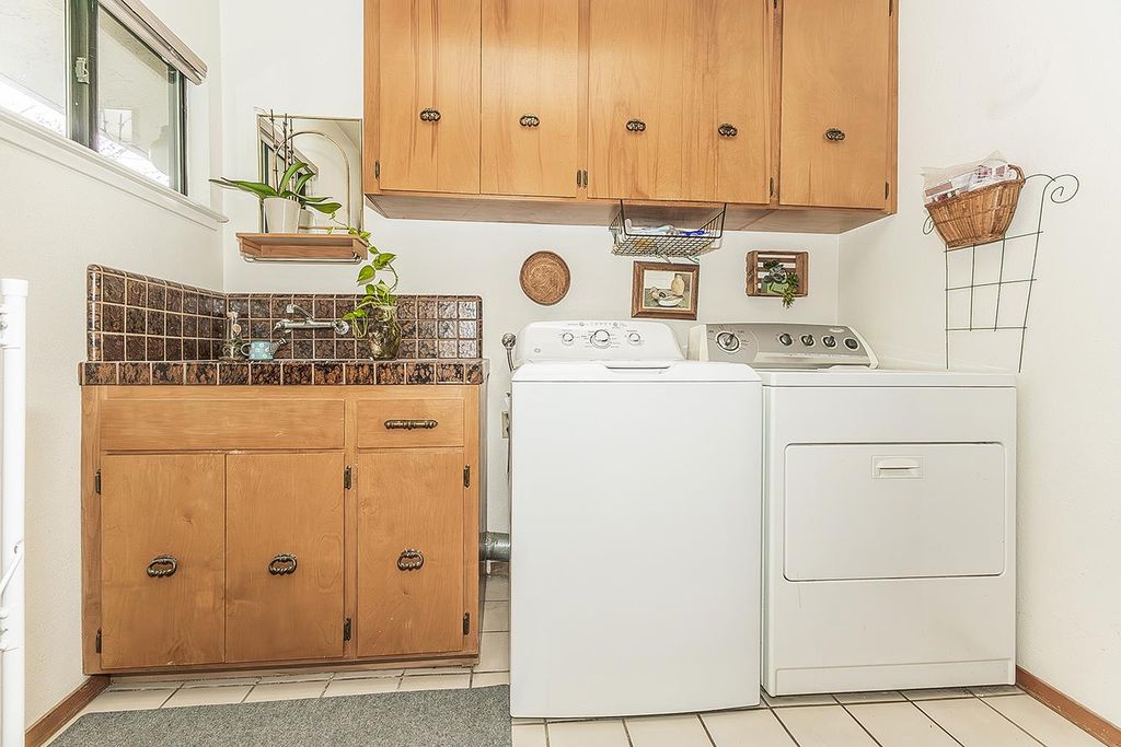 Image 18 of property listing at 2793 W San Madele Avenue, Fresno, CA 93711