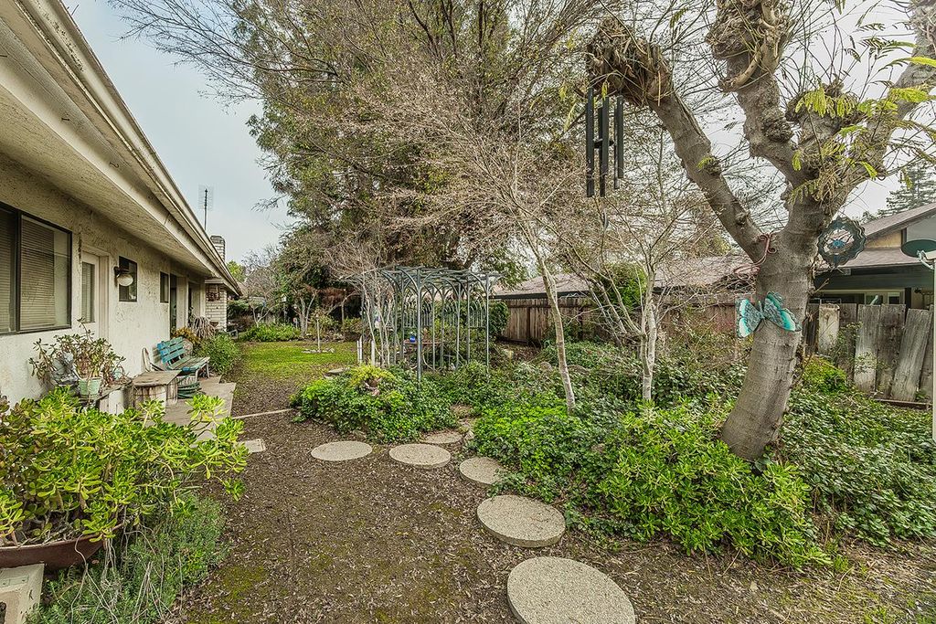 Image 24 of property listing at 2793 W San Madele Avenue, Fresno, CA 93711