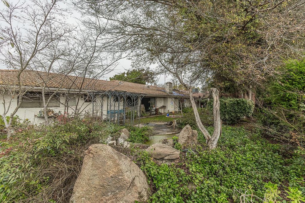 Image 25 of property listing at 2793 W San Madele Avenue, Fresno, CA 93711