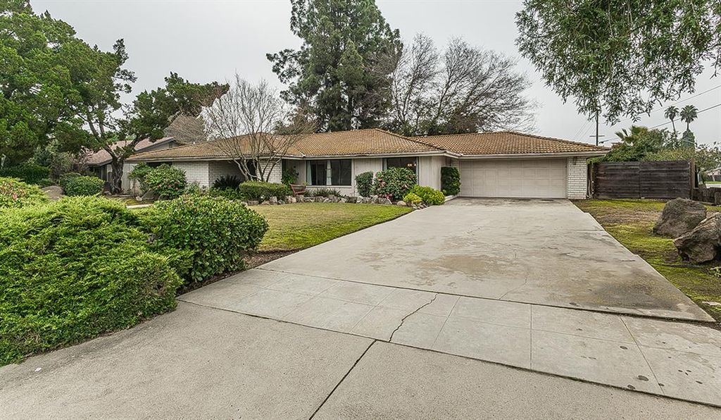 Image 27 of property listing at 2793 W San Madele Avenue, Fresno, CA 93711