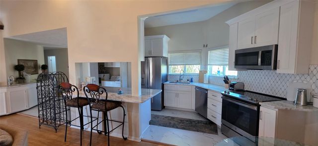 1702 E Castaway Street, Tiki Island, TX 77554