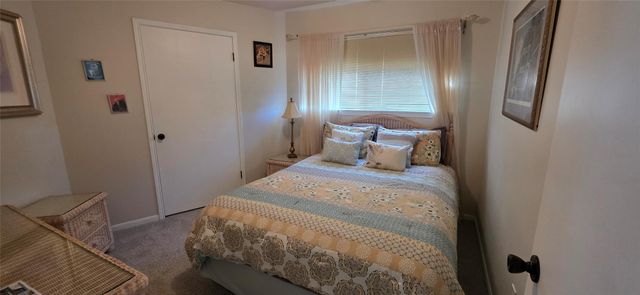 1702 E Castaway Street, Tiki Island, TX 77554