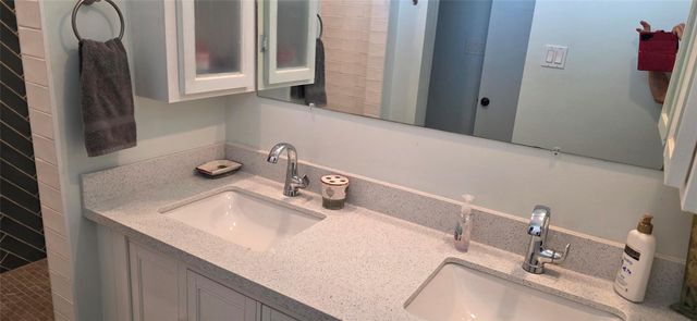 1702 E Castaway Street, Tiki Island, TX 77554
