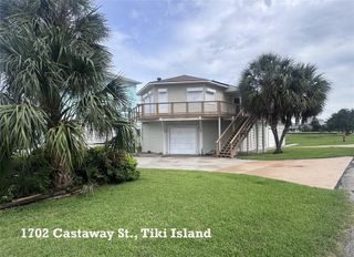 1702 E Castaway Street, Tiki Island, TX 77554