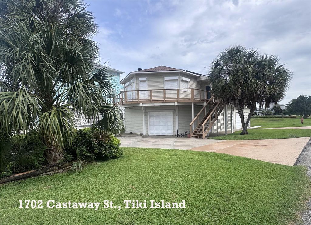 1702 E Castaway Street, Tiki Island, TX 77554