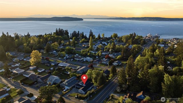 707 Gove Street, Steilacoom, WA 98388