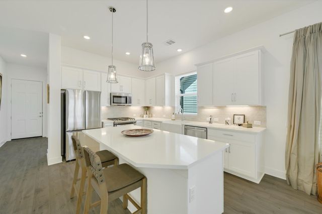 111 Breda Ave, Bastrop, TX 78602