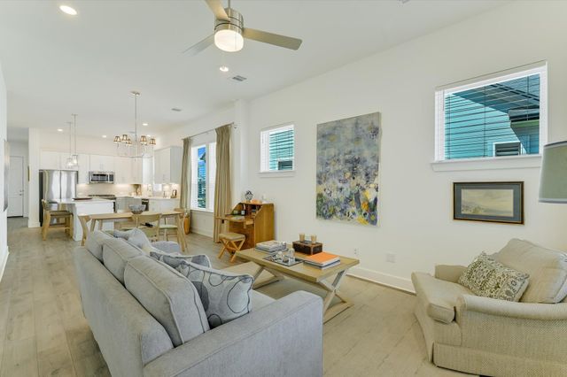 111 Breda Ave, Bastrop, TX 78602
