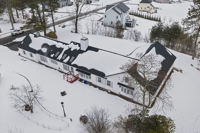 8 Conway Ln, Foxboro, MA 02035