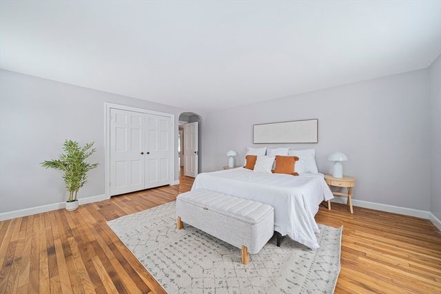 8 Conway Ln, Foxboro, MA 02035