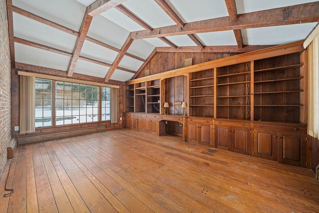 8 Conway Ln, Foxboro, MA 02035