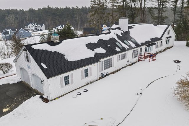 8 Conway Ln, Foxboro, MA 02035