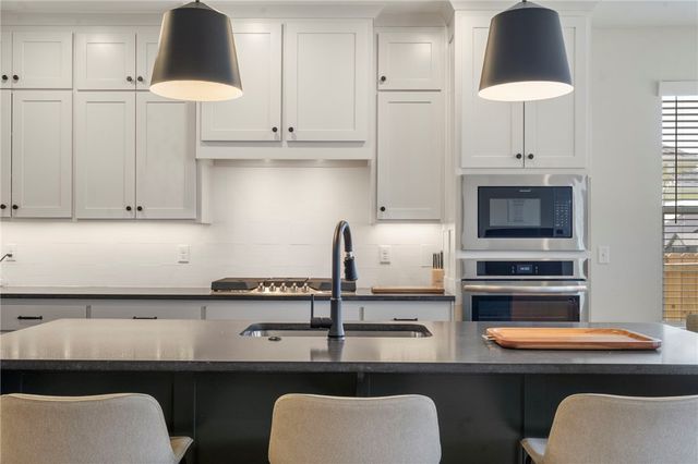 1111 Mammoth Street, Bentonville, AR 72713