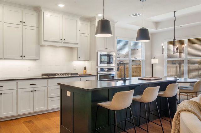 1111 Mammoth Street, Bentonville, AR 72713