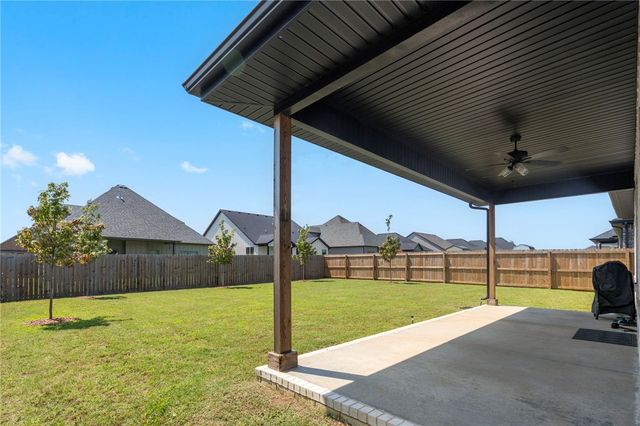 1111 Mammoth Street, Bentonville, AR 72713