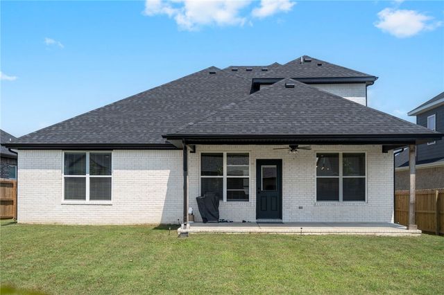 1111 Mammoth Street, Bentonville, AR 72713