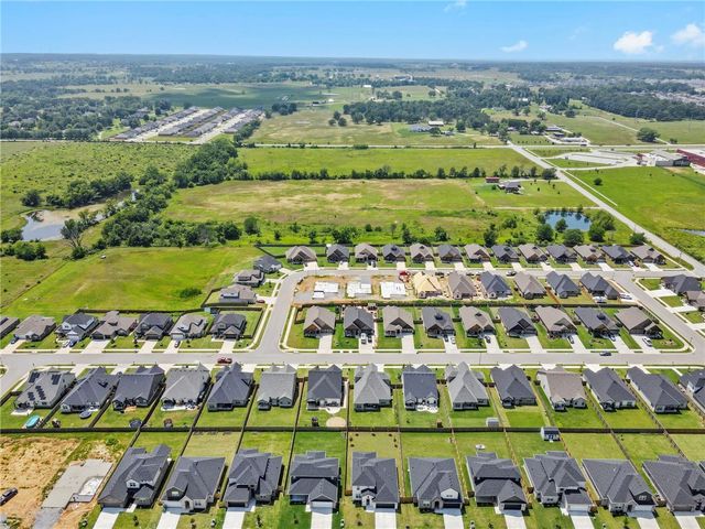 1111 Mammoth Street, Bentonville, AR 72713