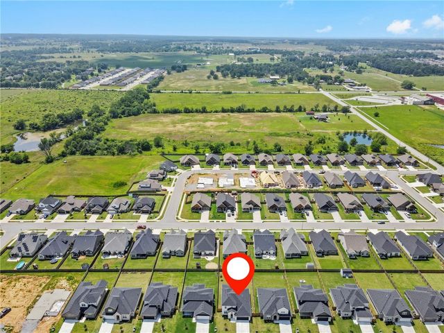 1111 Mammoth Street, Bentonville, AR 72713