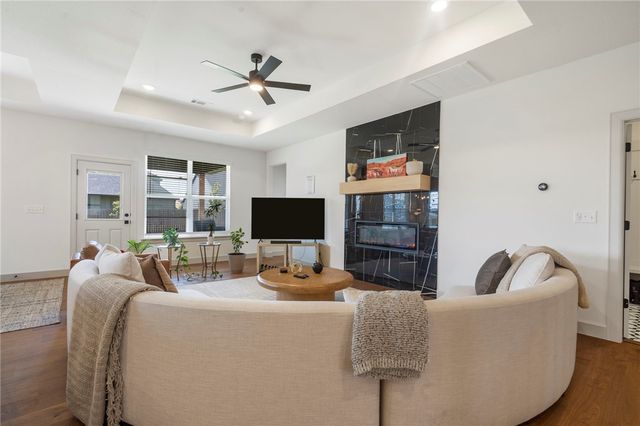 1111 Mammoth Street, Bentonville, AR 72713