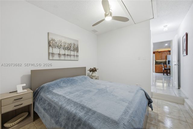 8635 SW 15th St, Pembroke Pines, FL 33025