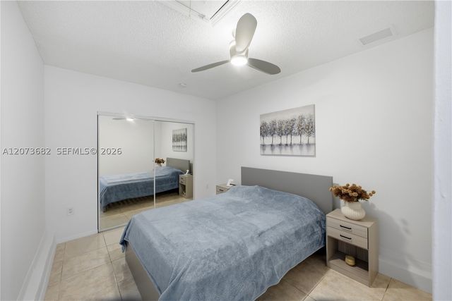 8635 SW 15th St, Pembroke Pines, FL 33025