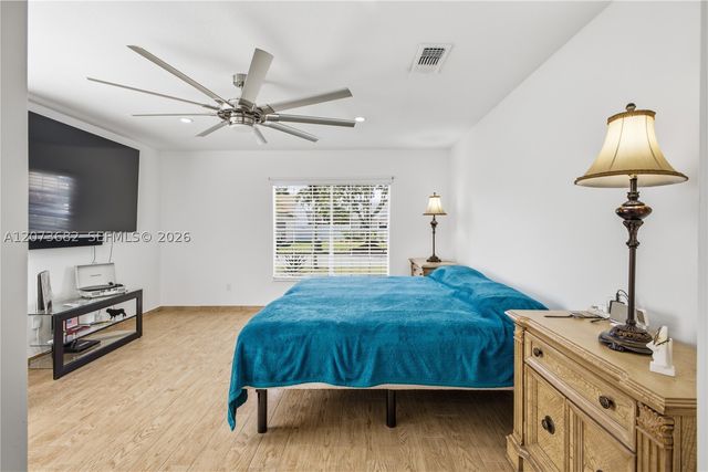 8635 SW 15th St, Pembroke Pines, FL 33025