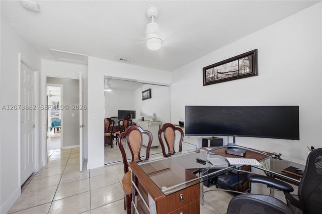 8635 SW 15th St, Pembroke Pines, FL 33025