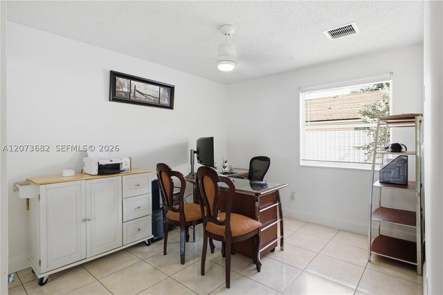 8635 SW 15th St, Pembroke Pines, FL 33025