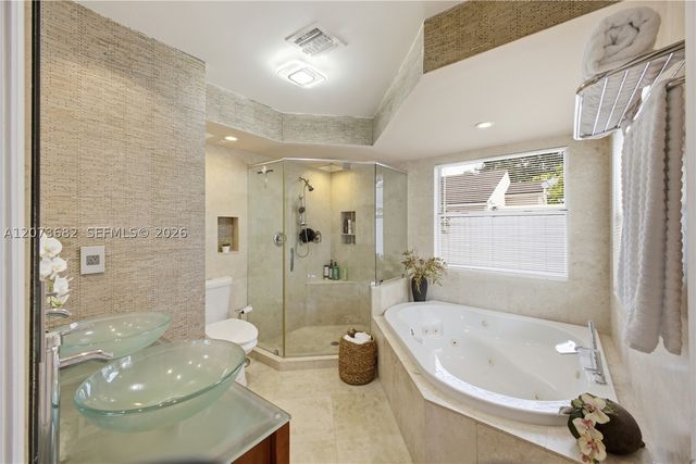 8635 SW 15th St, Pembroke Pines, FL 33025