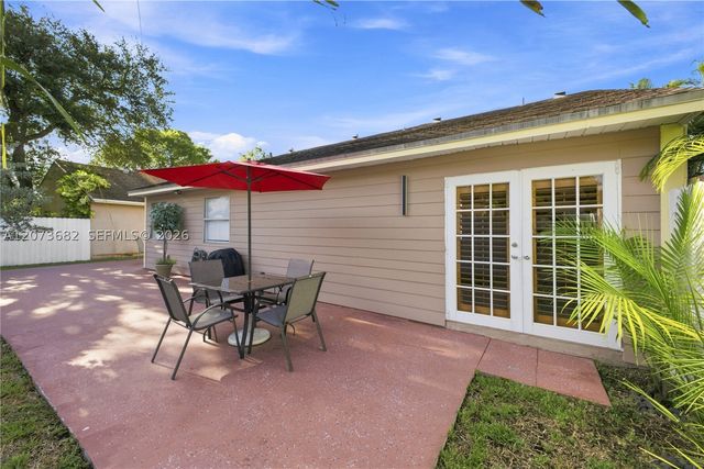 8635 SW 15th St, Pembroke Pines, FL 33025