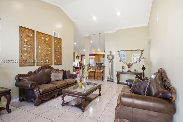 8635 SW 15th St, Pembroke Pines, FL 33025