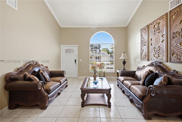 8635 SW 15th St, Pembroke Pines, FL 33025