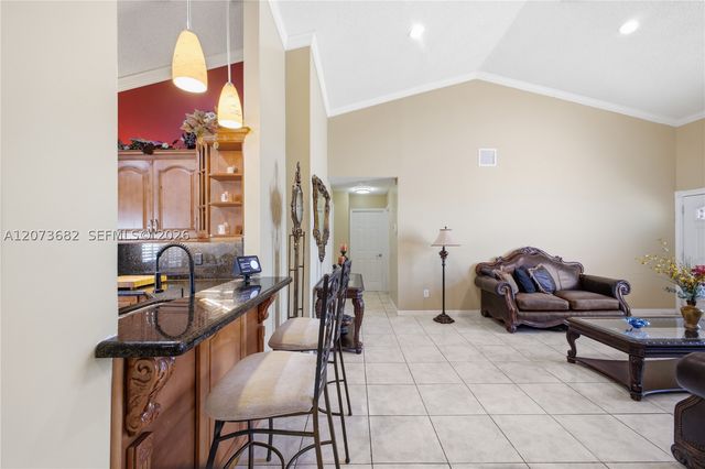 8635 SW 15th St, Pembroke Pines, FL 33025