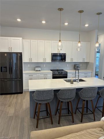1120 NW 42nd PL, Cape Coral, FL 33993