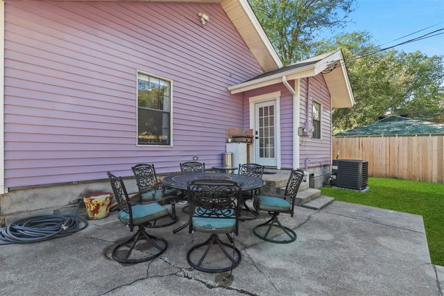 1212 Lilac Street, Fort Worth, TX 76110
