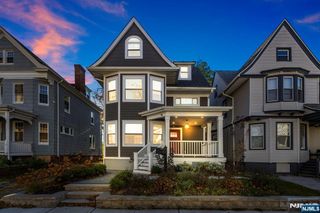 13 Essex Street, East Orange, NJ 07017