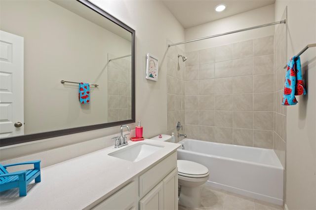 614 Sandy Bay Lane, Kemah, TX 77565