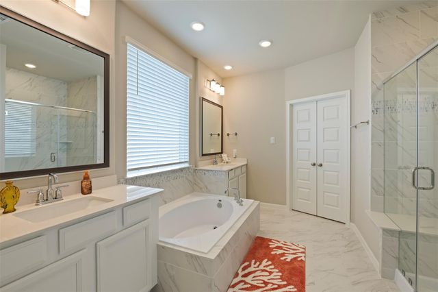 614 Sandy Bay Lane, Kemah, TX 77565