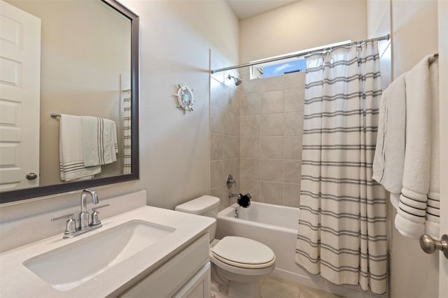 614 Sandy Bay Lane, Kemah, TX 77565