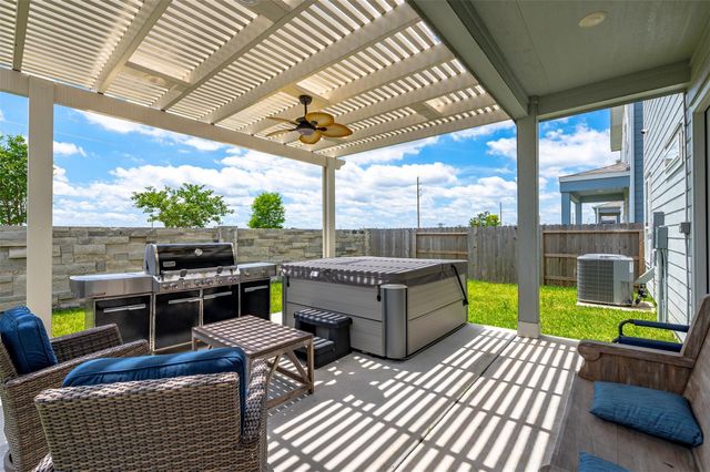 614 Sandy Bay Lane, Kemah, TX 77565