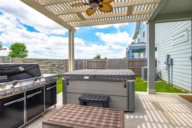614 Sandy Bay Lane, Kemah, TX 77565