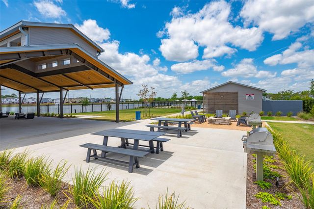 614 Sandy Bay Lane, Kemah, TX 77565