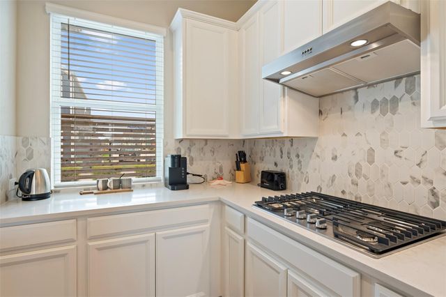 614 Sandy Bay Lane, Kemah, TX 77565