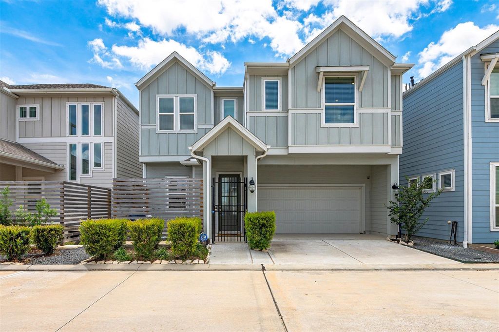 614 Sandy Bay Lane, Kemah, TX 77565