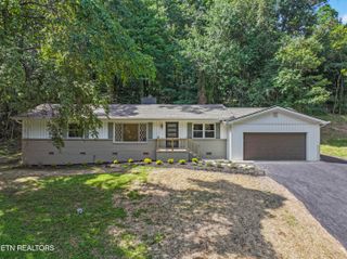5205 Daphne Drive, Knoxville, TN 37914