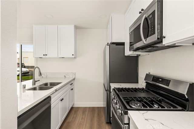 780 N Shattuck Pl, Orange, CA 92867