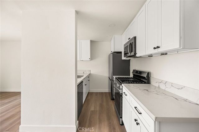 780 N Shattuck Pl, Orange, CA 92867