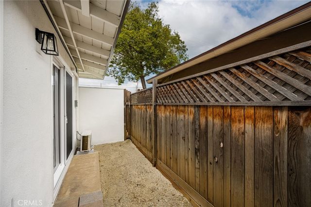780 N Shattuck Pl, Orange, CA 92867