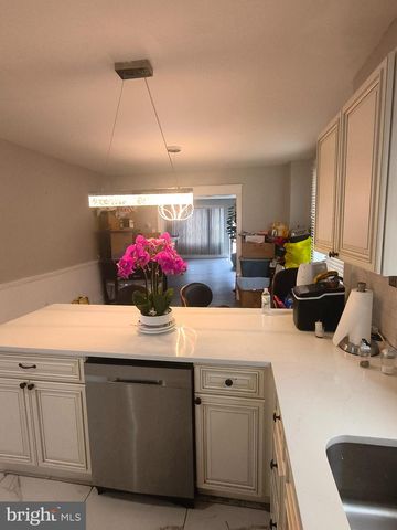 530 ORCHARD AVE, Lansdowne, PA 19050